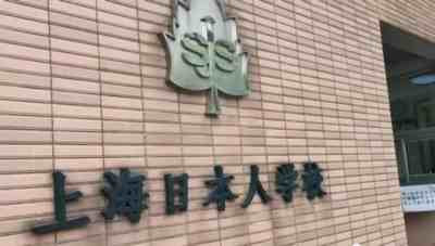 历史,不是任人花扮的小姑娘。它也不是陈腐的昨日之舟,而是当浪潮来袭时,我们能否站在前人的肩膀上去驾驭好自己那一艘驶向未来的命运之船。