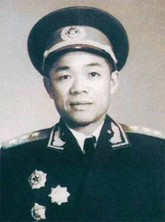 韩先楚：运动战阶段代表彭德怀始终靠前指挥，督师38军打出“万岁军”名头，指挥攻占汉城迫使美军退守三七线