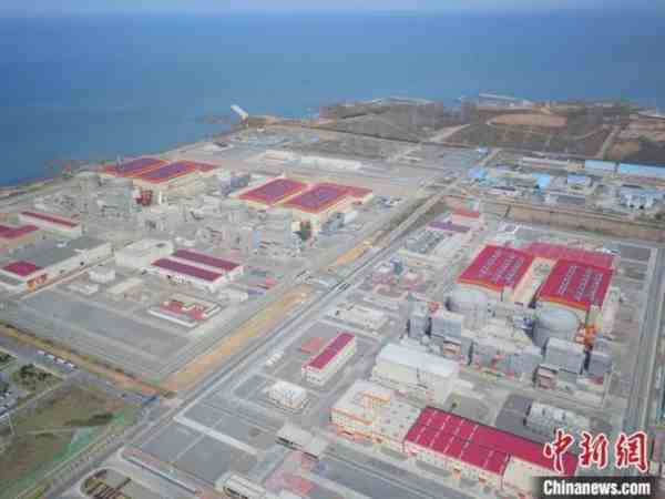 德国光伏、风电已经愈发成熟,再背靠法国这个核电大国,可以有效购买低碳电力,如果一切顺利的话,互相补充之下,未来能源倒也不缺。但俄乌冲突的黑天鹅事件直接打的德国措手不及,人民的抗议声此起彼伏。无奈之下,当地时间9月27日,德国经济部长罗伯特·哈贝克就表示,德国“可能”延长两座核电站的运营时间至明年4月。