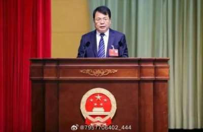 只有让崔红玉案成为法治进步的阶梯,而非压制民意的枷锁,辉县才能真正走出乱象的阴影,赢得老百姓的真心拥护,获得上级领导的放心和肯定。这是一个机会,也是一场大考。全辉县人民在看着,历史在看着!