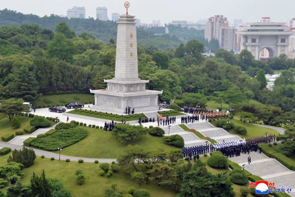朝中社关于习近平总书记访朝图片新闻(集锦)