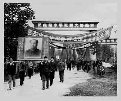 这不仅是老一代卫东人的初心与坚守,更是千万三线建设者的集体写照。