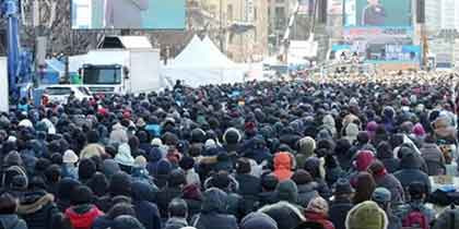 现在,新冠病毒已经开始在全世界蔓延,日本、韩国、意大利、伊朗,甚至美国都不能独善其身,所以说,这是全人类的事情。“人类命运共同体”,就在此刻了。