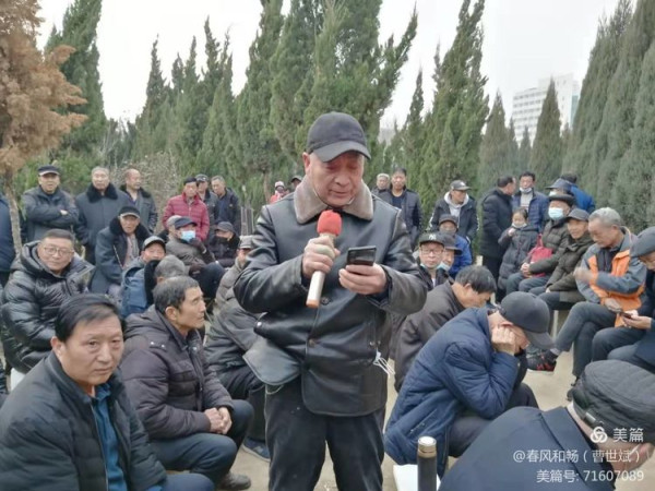 说不完唱不尽毛主席的大恩大功——巩义市民自发举行毛泽东主席127诞辰纪念活动见闻