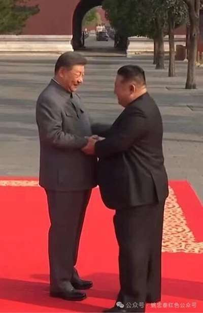 这次中国北京天安门广场的九三阅兵,金正恩引人注目!