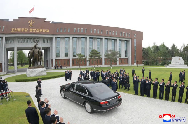 朝中社关于习近平总书记访朝图片新闻(集锦)