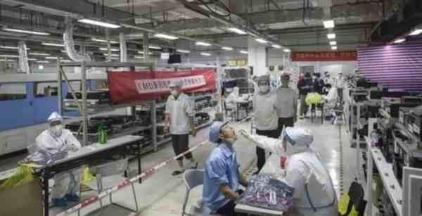 这一个月郑州到底发生了什么?为什么大批富士康员工徒步返乡?