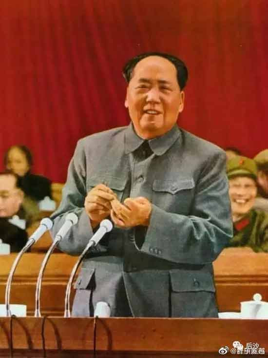 毛主席,将永远活在人民心中!永远让那些魑魅魍魉们害怕!
