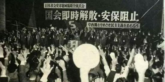 日本右翼反复强奸民意,沉默的左翼去哪了?