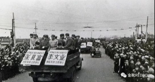 时代给人以环境，时代给人以思想。
