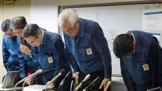 日本,请别再鞠躬了!