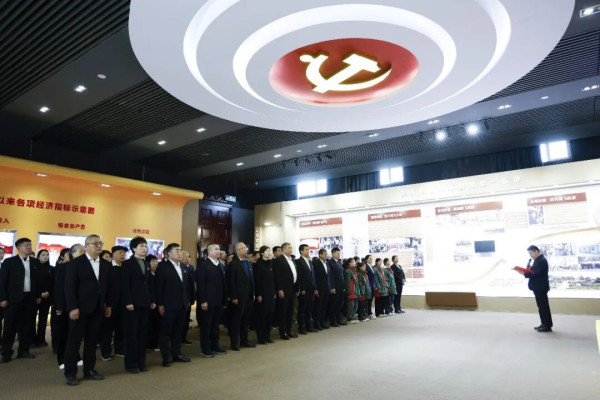 贾家庄村党委 村委举行纪念毛泽东同志诞辰132周年活动