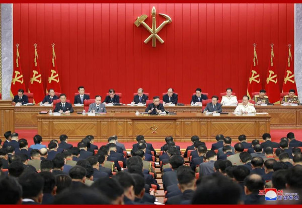 朝鲜劳动党第八届中央委员会第三次全体会议召开