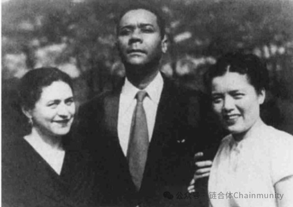 本章梳理了《每月评论》群体、斯威齐、杜纳耶夫斯卡娅等一系列关键思想家的思想实践，揭示出了马克思主义如何在美国完成了从“经济危机批判”向“帝国主义批判”与“人本主义批判”的重要转向。同时展现了美国各学者对“青年马克思”异化理论的重新发现，使马克思主义得以回应新时代青年的多方面追问，从而重新焕发活力的历史过程。