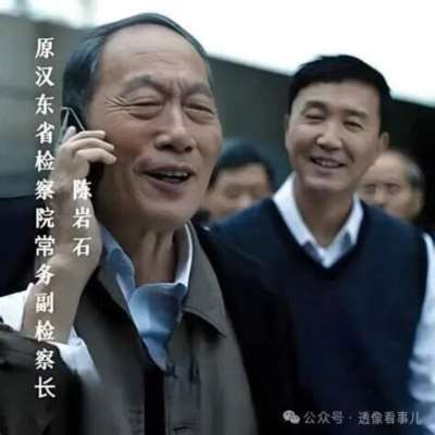 “我们的文学艺术都是为人民大众的,首先是为工农兵的,为工农兵而创作,为工农兵所利用的。” 只要坚持这条路线,就一定能让无产阶级革命文艺成为团结群众、教育群众、动员群众的强大武器,为实现全人类的解放而奋斗!