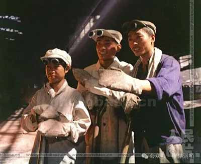 当能力与欲望不匹配时,要么降低欲望,要么提升能力,但是在现实生活中,大部分人都在为生存而奔波,很少会有大量、连续的时间去学习去提升自身能力,这就导致他们被迫降低自身欲望,被迫“躺平”。