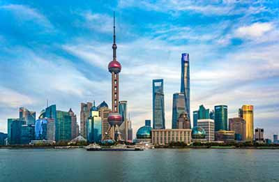 上海模式告诉我们的是：我们已经有了值得继承的遗产。而我们现在要做的，是继承它，改造它，超越它——而不是把它当成终点，这才是任务。