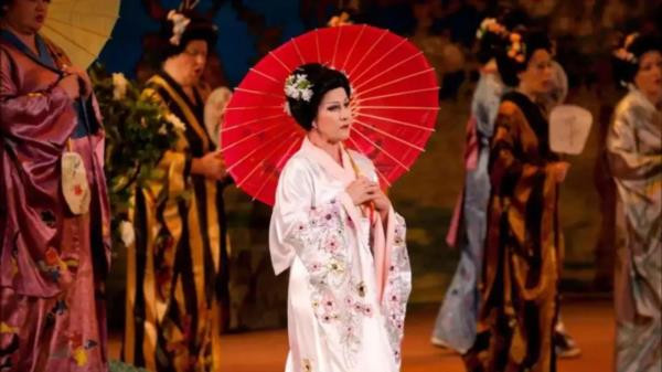 美国白人男性:中国男人不配拥有中国女人!