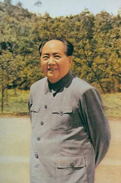 在毛泽东的经典诗词中，以井冈山为题的诗词就有三首，一再吟咏，思念深厚。足见井冈山在毛泽东心目中的分量之重，感情之深，情结之浓。