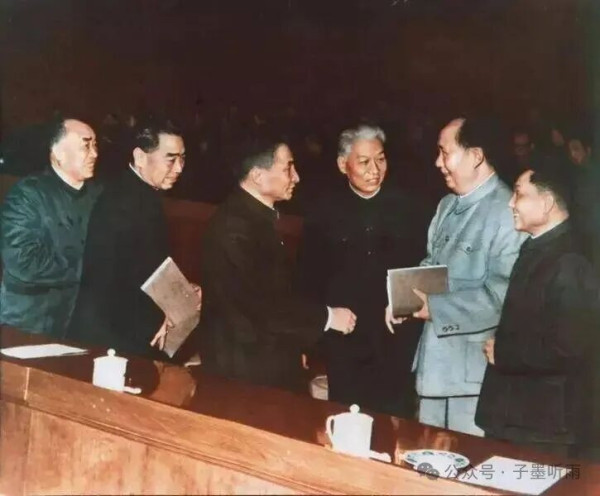 眼泪并不能洗刷背叛先烈和人民的罪孽，不过比死不悔改邪路到底的还有点良心，也留给后人判断