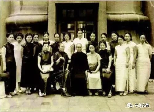 赵洪文国这个”双枪老太婆“,史实还是神话