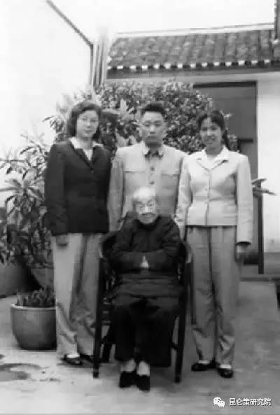 毛主席写“福”字祝寿，杨老太太苦心珍藏12年