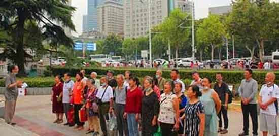 武汉人民想念毛主席！——武汉纪念毛主席逝世44周年纪实