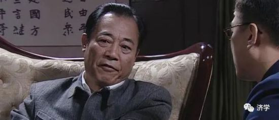 《潜伏》的“吴敬中”在《南征北战》里演的谁?