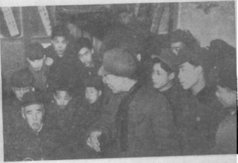 这本1960年中国青年出版社的小册子，分资本家是怎么起家的？资本家怎样剥削工人？资本家怎样压迫工人？资产阶级分子对社会主义的猖狂进攻，兴无灭资革命到底等几部分揭露了资本主义的罪恶，对于提高无产阶级认识觉悟很有助益。本站连载刊出，此为七。