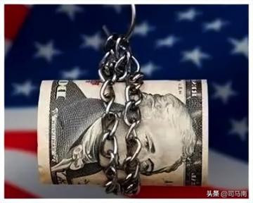 “思想上、政治上的路线正确与否,是决定一切的”。中国的改革开放是以坚持四项基本原则为前提的,这话不是政治术语,它关系到你的肚子,更关系到老百姓活命的事情。