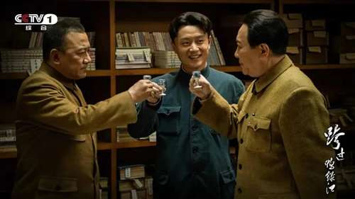 习近平总书记说:“对待侵略者,就得用他们听得懂的语言同他们对话,这就是以战止战、以武止戈,用胜利赢得和平、赢得尊重。”17《跨过鸭绿江》在“国族影像”与“人的影像”的辩证统一中,很好地讲出了这种语言。