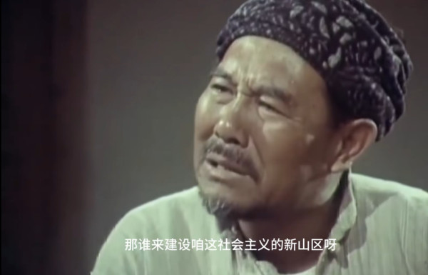 高考已经结束,排名却被带进了大学寝室。高考排名第260名,因为不满与排名2600名的同学住在同一间寝室,竟提出退学。