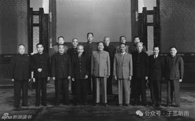 那种认为可以利用资本主义“手段”更快达成社会主义“目的”的“捷径论”，是一条被历史和理论都反复证明为行不通、也绝不能走的“邪路”。它在理论上是对马克思主义“生产力与生产关系”辩证法的庸俗化歪曲。它在实践上必然会以“劳动力再商品化”为代价，重新制造出一个强大的“新生资产阶级”。它在政治上必然会导致“无产阶级专政”的丧失和国家性质的蜕变。它在国际上必然会使得一个原本独立自主的国家重新沦为帝国主义全球体
