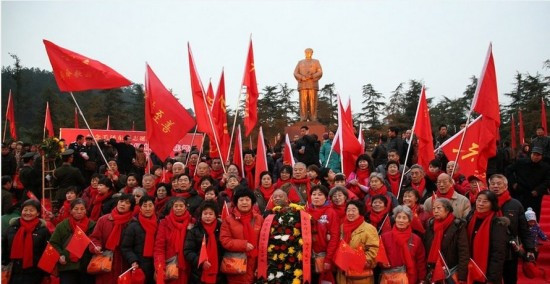 东方互动：与其批安倍拜鬼 不如改变核战略