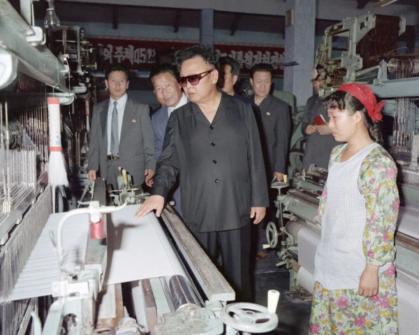 【朝鲜图片展】——值此伟大领导者金正日同志华诞84周年