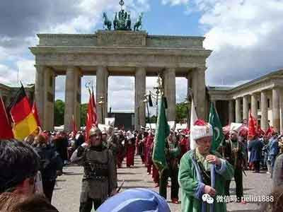人口引进事关国家和民族未来,必须慎之又慎,必须充分借鉴法国和德国移民政策的得失。同时,应树立正确的价值导向,避免因文化殖民后软刀子割肉,使本国变相成为外国的殖民地。