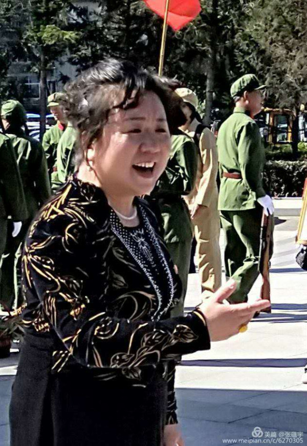 长春市各界人民群众隆重纪念毛主席逝世42周年