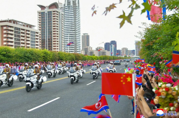 朝中社关于习近平总书记访朝图片新闻(集锦)