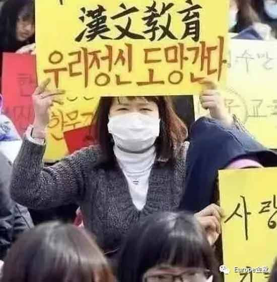 不是群众放弃了春晚,而是春晚远离了人民;不是人民亲近了韩流,而是资本控制了舞台。