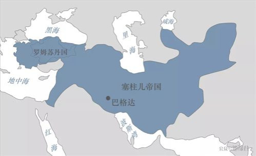 为了转移土耳其国内民众的注意力，埃尔多安频频出兵国外的同时，也不得不在民族问题上大做文章，他大力鼓吹泛突厥主义，宣扬土耳其昔日的辉煌，以试图提升民众的自豪感。所以，土耳其人冒认匈奴、突厥为土耳其的祖先也就不奇怪了。