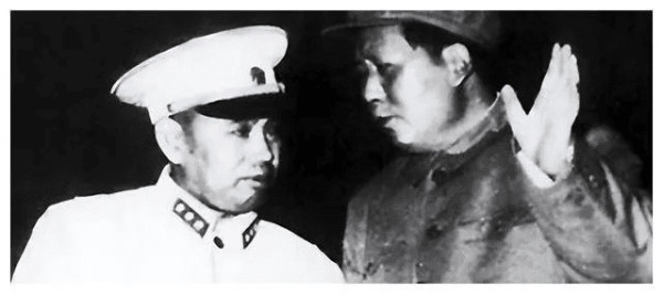 毛泽东与张国焘的斗争：惩前毖后，治病救人