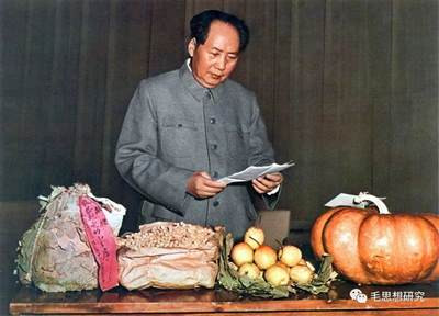 公者千古,私者一时。历史会证明也一直在证明——毛主席是目光长远、清白、正确、伟大的世界无产阶级和一切反压迫人们的伟大导师!
