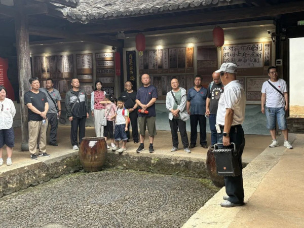 福建中复村:红军长征第一村的四代守望