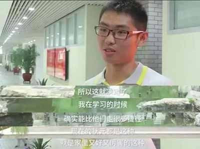 对于社会上层来说,如果高考失败,就可以去准备出国游学,创业,甚至是直接接受父母的公司,但是对于社会下层而言,高考失败了,通往社会上层的道路,接受更多的教育的道路,基本就被阻断了。
