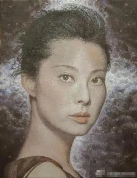 这种人特别阴，他画画就是要表达那个意思，又担心别人看不出他就是那个意思，但是，如果有人公开说出他表达的就是那个意思，那么，他不但会死活不承认，还会反咬一口说你们在文字狱，说你们在上纲上线，说你们在迫害知识分子……