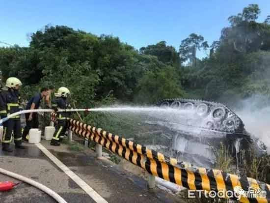 台湾当局对这种事故的舆论应对非常纯熟：一、悲情诉说，国军很勇敢，训练很卖命；二、这一切都是对岸频频“侵台”造成紧张局势所造成的。三、再不行，电视名嘴就搬出“雄三”炸三峡大坝来自嗨一下。