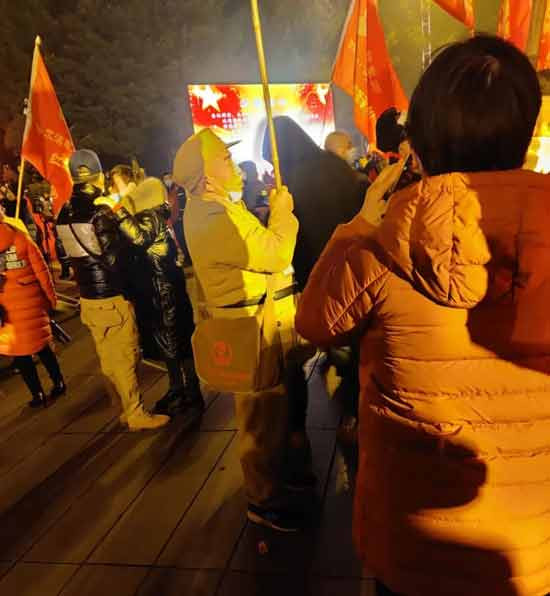 0点,沸腾的韶山,激动的人群,毛主席诞辰127周年再次见证滚滚红潮!