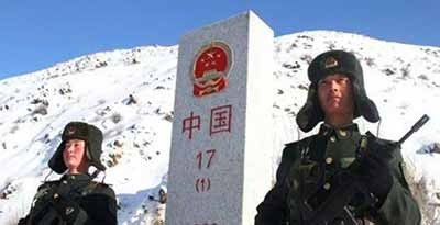 如果有人在国土、主权完整问题上做手脚、煽阴火、玩小动作,我们听之任之,大事化小,小事化了,不追究,不较真,请问对得起我们的祖先么?对得起无数人民英雄的在天英灵么?