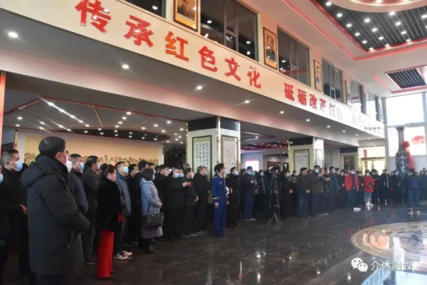 “红旗落地”的俄罗斯，“卫星”也从天上掉下来了！