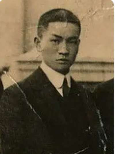 从各种伤痕文学为“地主”正名开始，一步步“演进”，直到孔子遇到马克思，再到影视剧中国民党成为主流叙事宠儿，戴季陶主义正在越来越清晰地还魂。